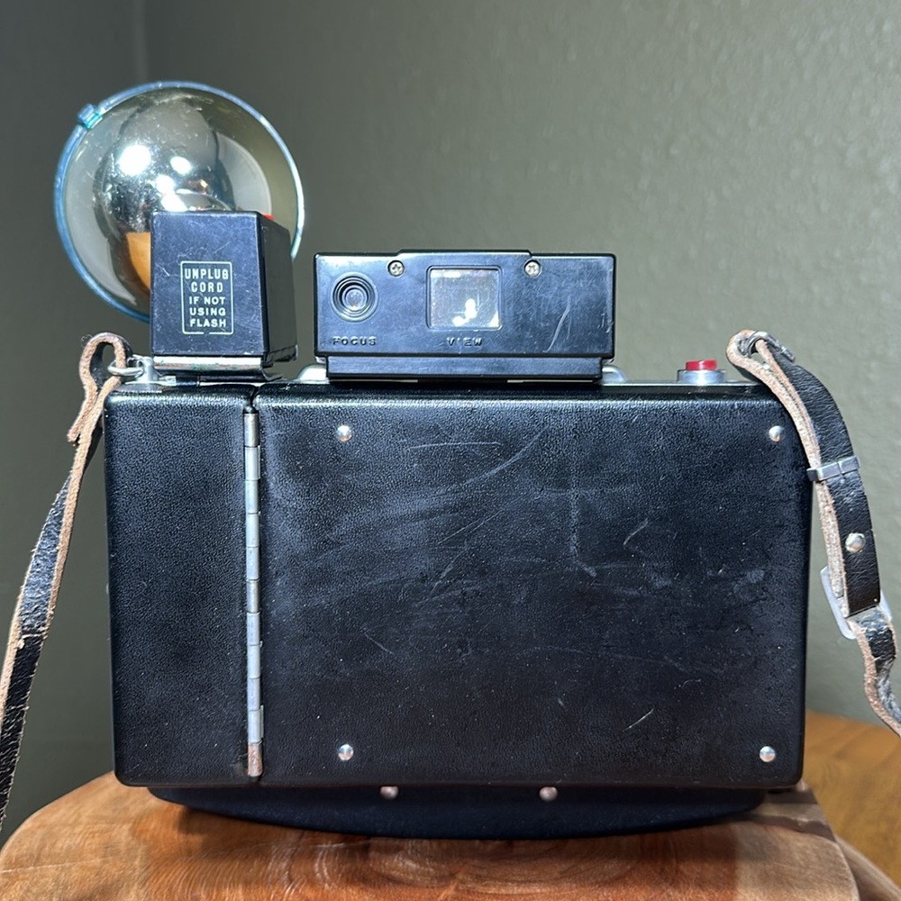 POLAROID Land Camera Automatic 100 w/ Model 268 Flash - Picture 8 of 16